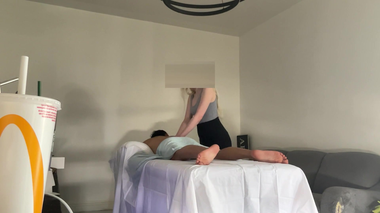 合法的芬兰 RMT 屈服于亚洲怪物鸡巴第二次约会