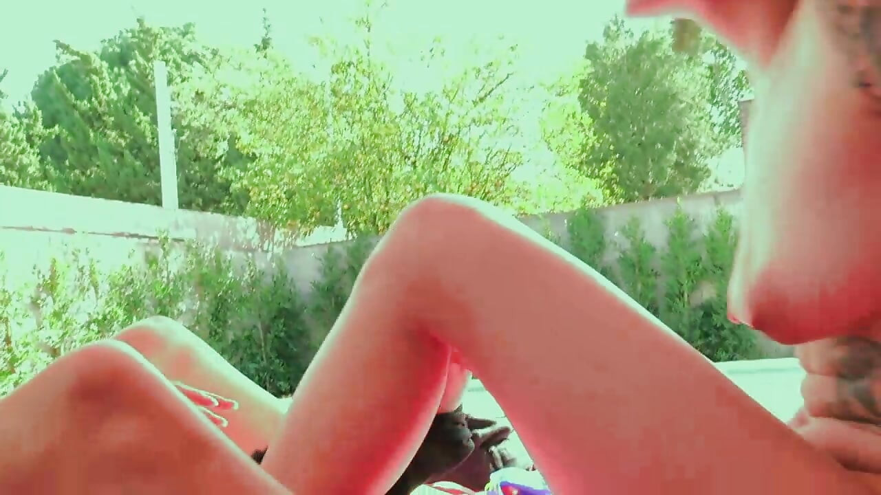 与女同性恋夫妇和三人行性交和屁股性交与穿戴式假阳具的热电影