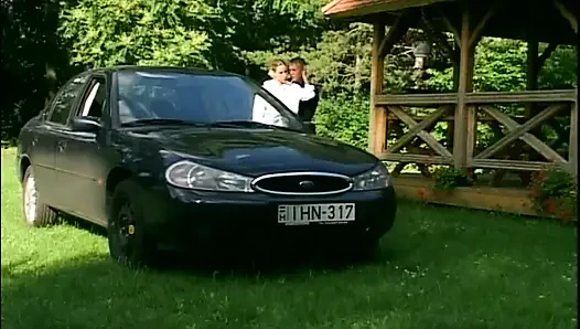 Çimleri Kırmak Için Mükemmel Bir Göt