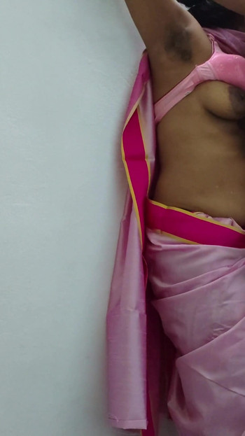 Nezapomenutelný okamžik od "Kerala bhabi sex v sárí, velmi sexy pohled"