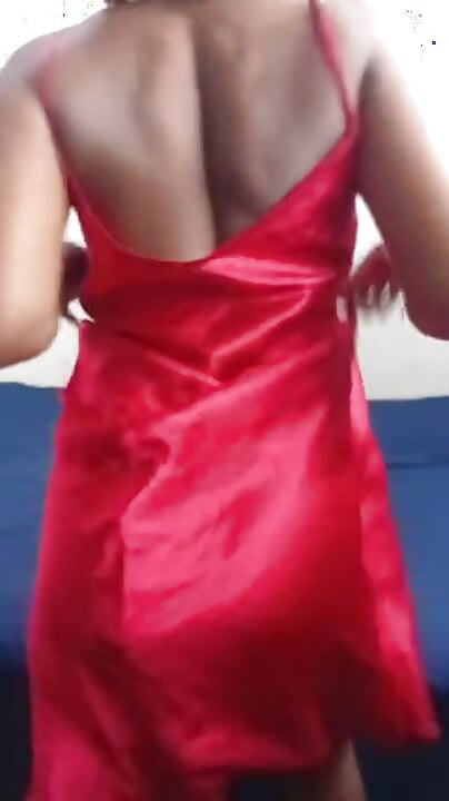 oung mulher negra com belos peitos grandes deslumbrante beleza negra