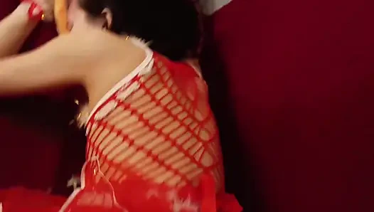 Frohes neues Jahr –, Sex auf dem Tisch, drin