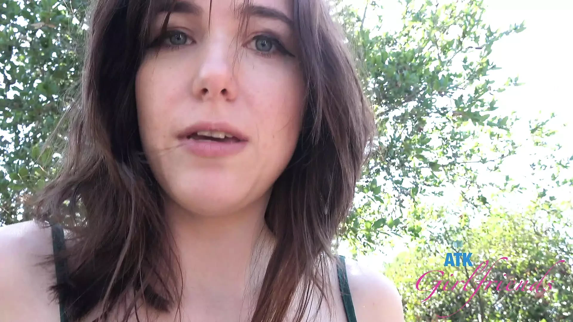Ha sentito che sbattevi studenti e voleva anche qualche cazzo (Valentina Jade POV)