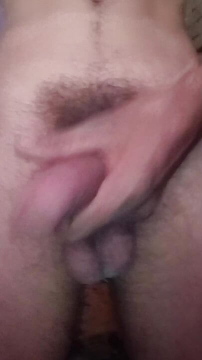 Khet se aate hi lund ko hilane ki tayari kar di or pani nikal gya young boy desi style handjob