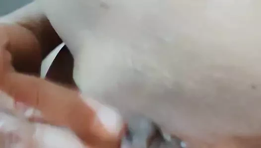 Lusi doesn't like to wear vikini