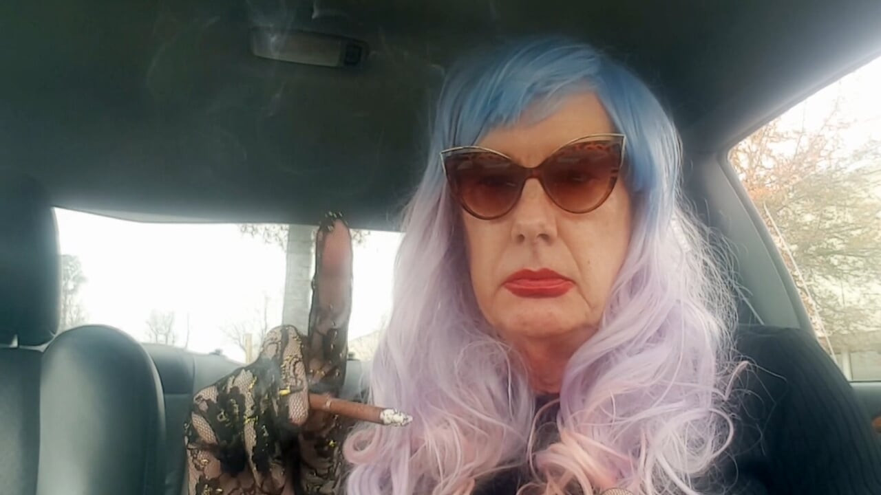 SMOKING GRANDMOTHER DOING A MORE120 WITH LOTS OF DANGLES