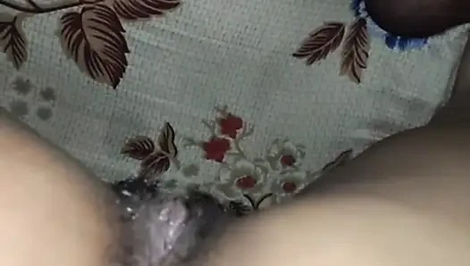 Bagian-1 pertemuan malam bareng pacar teman wanita asal desa india diam-diam malam -1 (audio bahasa india