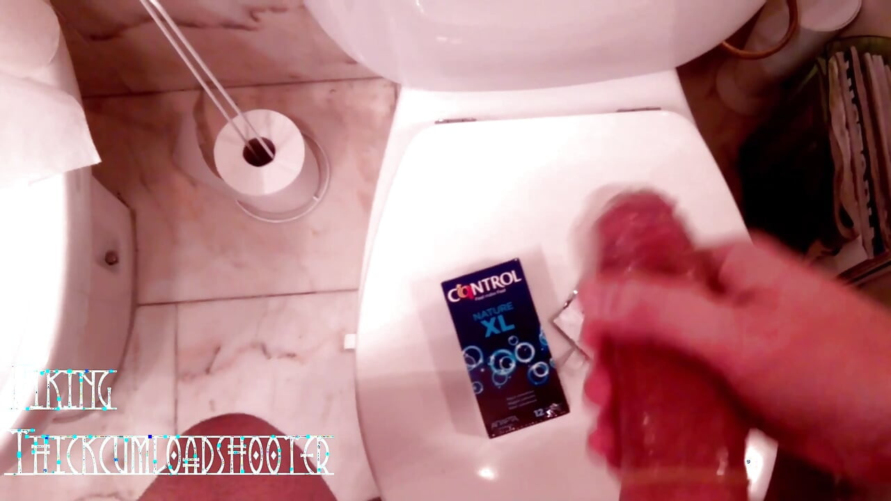 18 minutes non-stop of the best and amazing real noisy male orgasms!
