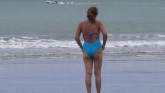 Meine behaarte Latina-Ehefrau masturbiert nach dem Strand, Orgasmus