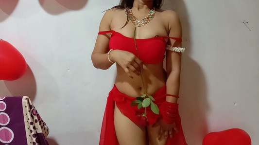 Desi bhabhi aux gros seins cherche du sexe torride avec ses amants indiens en ligne