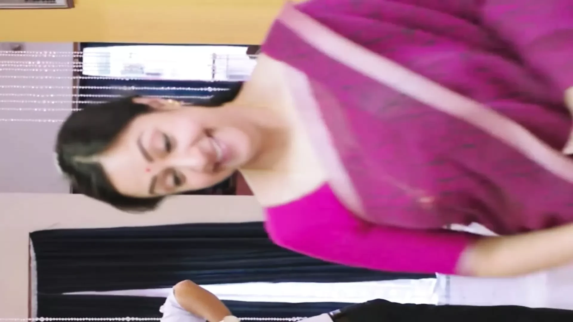 Jothika ahhhhhh se vrací sexy sexy tetičce královny