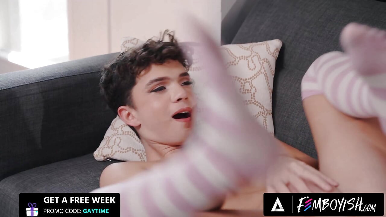 FEMBOYISH - Fem Twink Sam Ledger & Hung BF Marcus McNeil Gå fra racingspill til lidenskapelig analsex