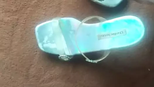 karısı tahta sandalet