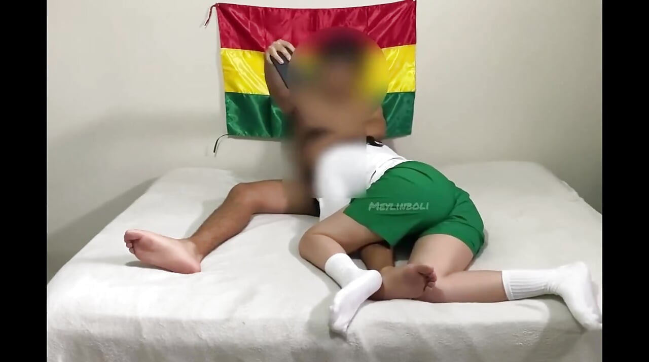 Tam video masum 18 yaşındaki öğrenci en iyi arkadaşıyla porno çekiyor