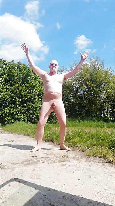 Small Outdoor Shooting in Pantyhose and Cumshot