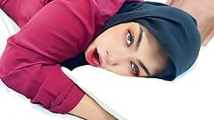 Hijastro de 18 folla gordita hermosa madrastra de 35 años en Arabia Saudita - hijastro y madrastra compartiendo cama