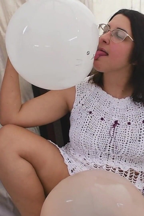 Blow and Hot Play with Rare Silicone Balloons - Bunny Looner
