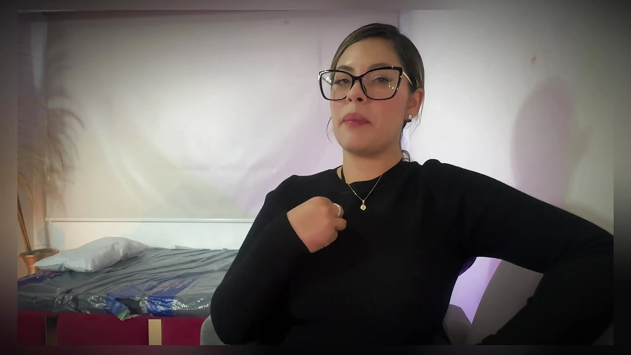I fuck sexy and prudish psychologist in her office in the middle of a session