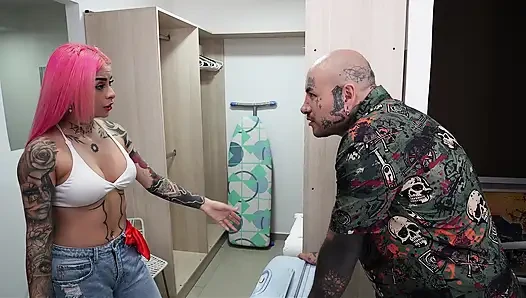 Arkadaşımın ayrılığını çok sıcak bir lezbiyen seks ile iyileştirmeye yardım ediyorum
