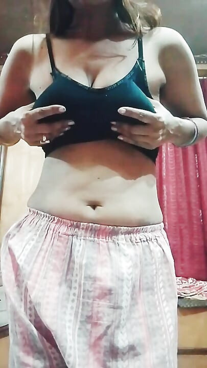Indian Desi Girl Big Boobs Show