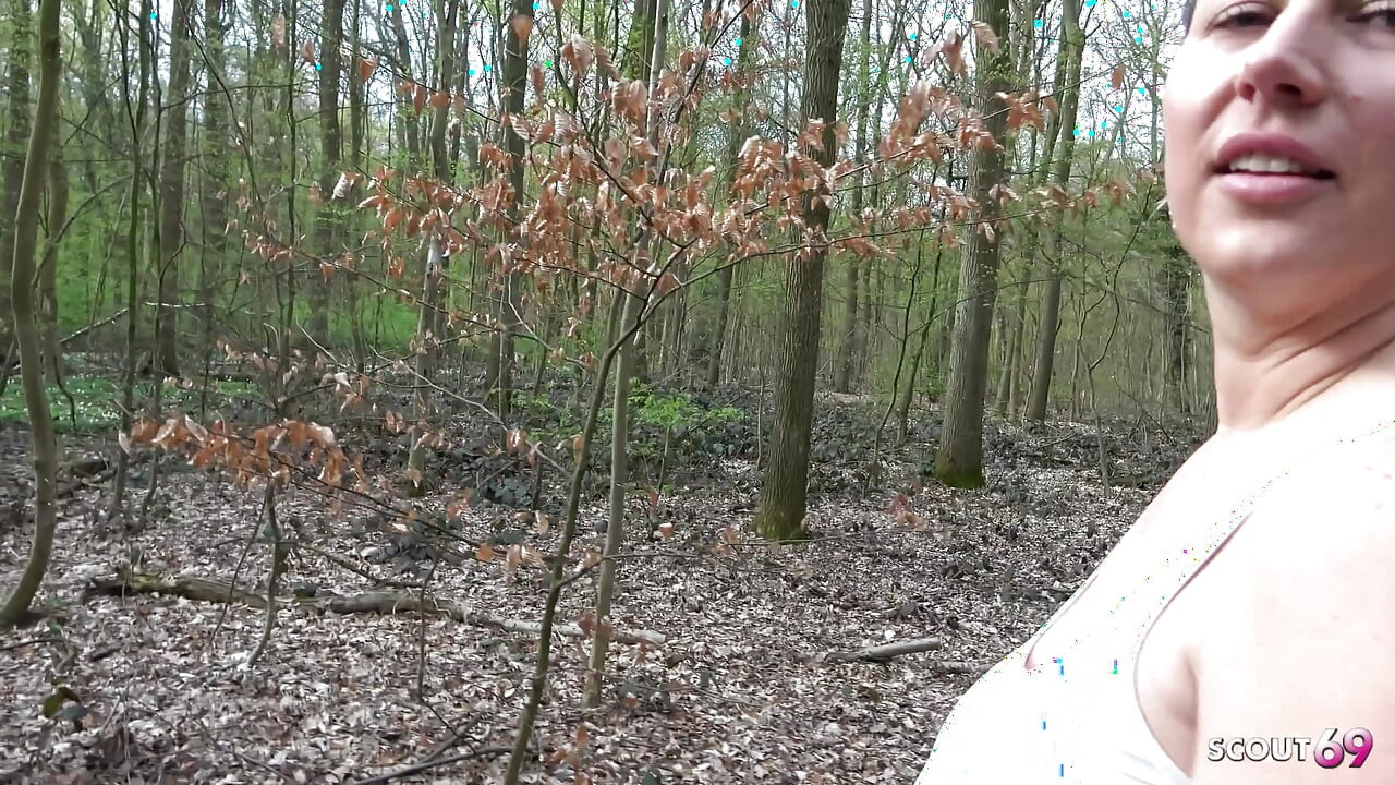 Junge verführt deutsche kurvige bbw reife kathy tief, um seinen schwanz am öffentlichen ort zu lutschen