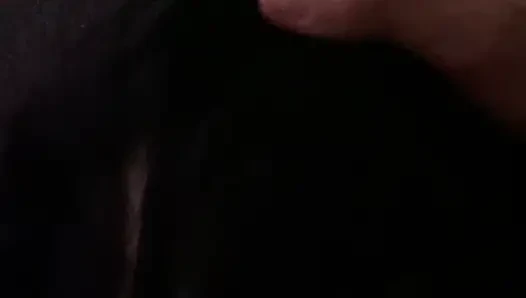 Kız arkadaş büyük zevkle yarak emiyor