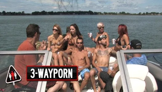Trójkierunkowe porno - grupowa orgia na łodzi motorowej - część 1