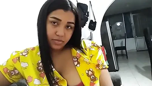 Adik tiriku minta dientot sama kontol besar