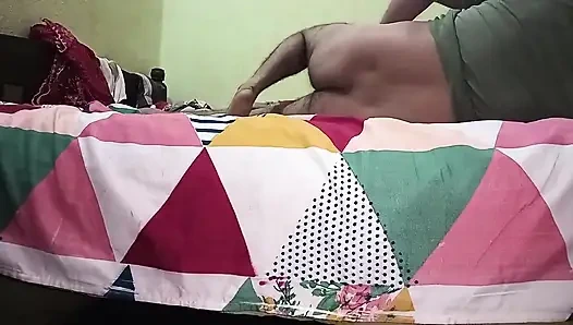 Üvey baba üvey kızını sabah seksiyle sikiyor