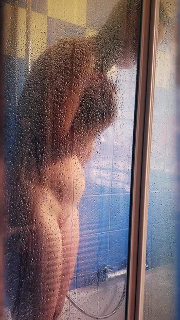 Memorable moment from "Watch me play & shave in my shower - Voyeur Time with Annika Belle"