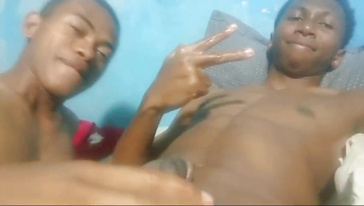 Jebem svog polubrata prvi put