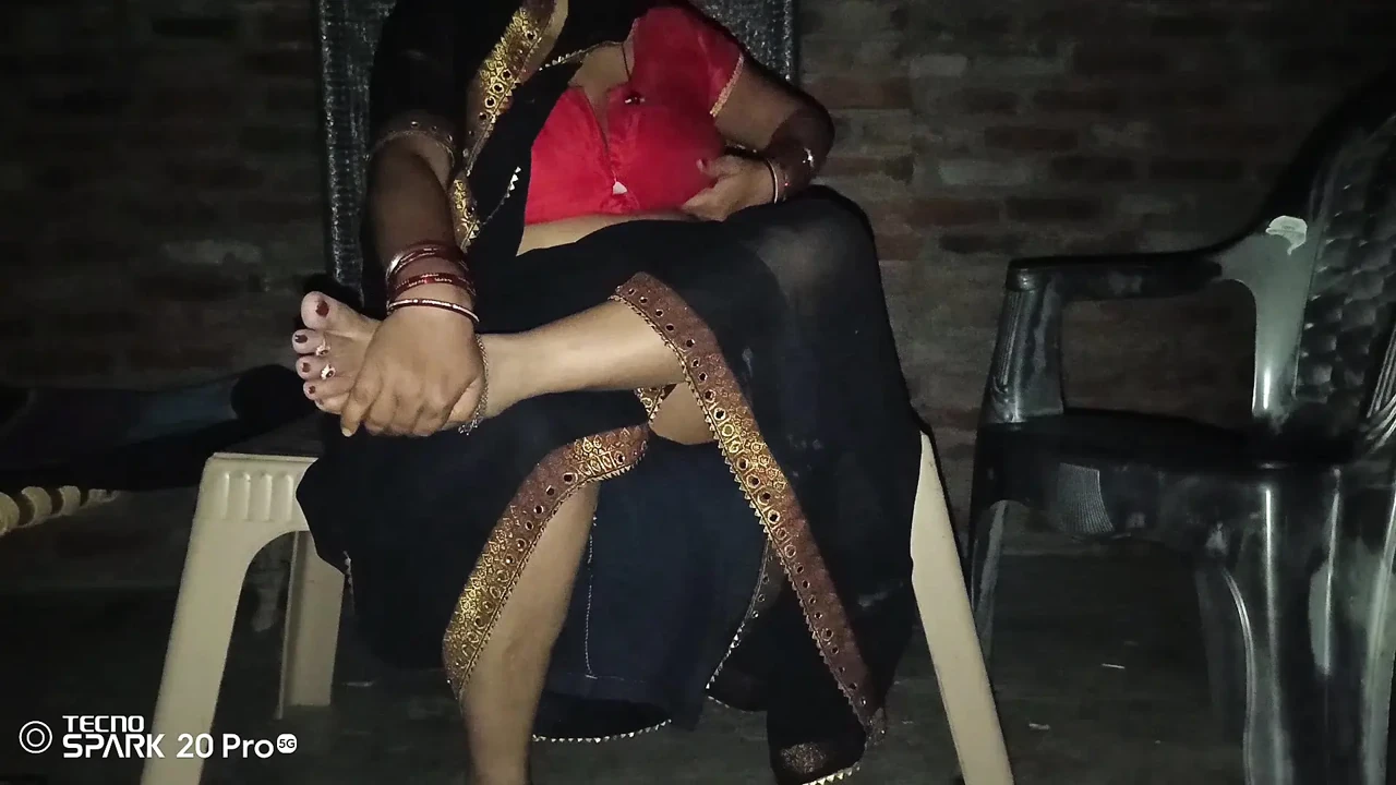 Desi bhabhi very hardcore chudai in black saari