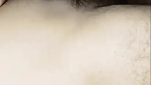 Она не ждала, пока он снимет трусики; Она мечтала, что ее трахнут пожилые мужчины.