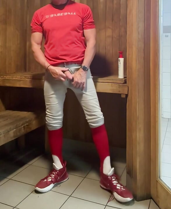 Alpha Baseballspieler JockDad87 edging in der sauna vor dem training