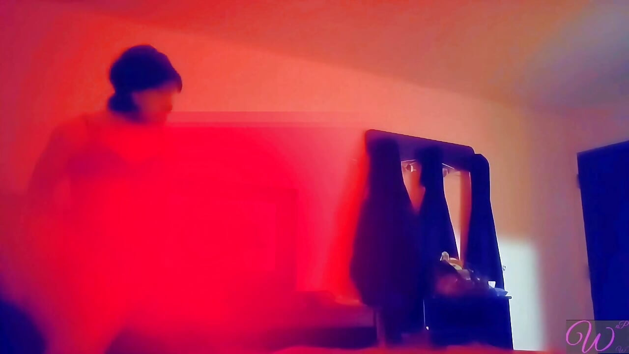סיסי כנוע נלקח למוטל מפוקפק על ידי BBC