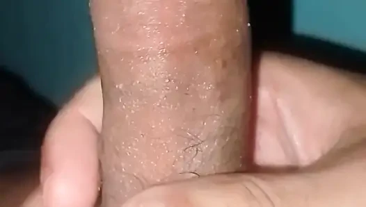 Ateşli bir yarak sıkı bir delik istiyor.