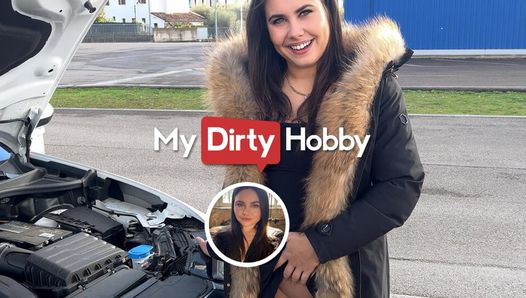 MyDirtyHobby - в любительском видео заполняют обе ее дырки