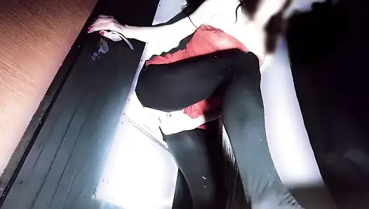 Orta yaşlı seksi kadınların amcık işi ile boşalma sona eriyor
