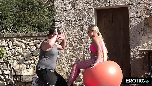 Vater Und Sohn Teilen Sich Seine Stiefschwester