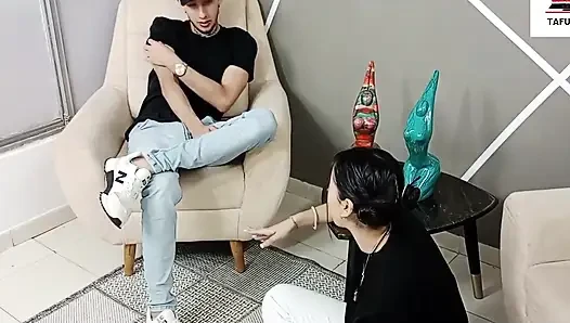 Üvey kız kardeşim benden erkek arkadaşıyla nasıl sikiştiğini öğretmemi istiyor ve ona iyi bir sikiş kaltağı veriyorum bölüm 1