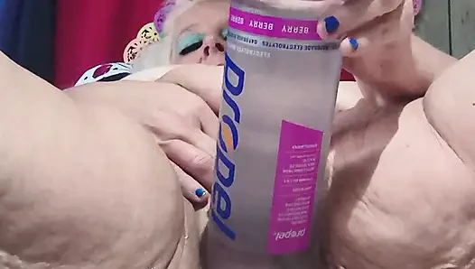 Memek becekku dimasukin itil pakai botol ukuran raksasa