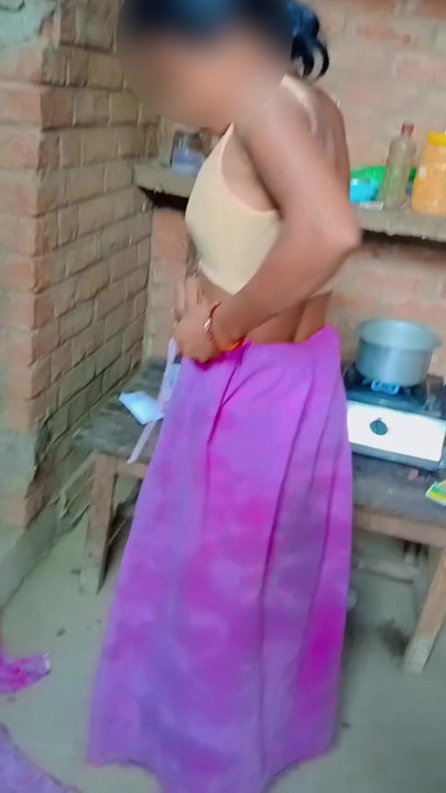 Szwagierka grała Holi z szwagierem i uprawiała seks z gorącą szwagierką. 
Indian Desi Bhabhi Sex Village Indian Devar Bhabhi gorący seks 
W dniu Holi, szwagier i szwagierka