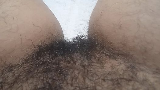 Dedos en mi peludo coño con orgasmo