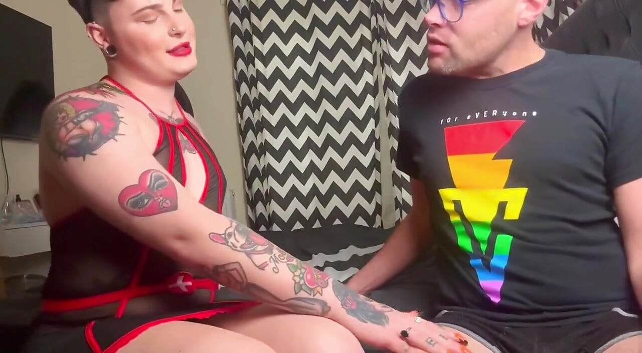 Une infirmière aide à sortir d’une longue libération en retard