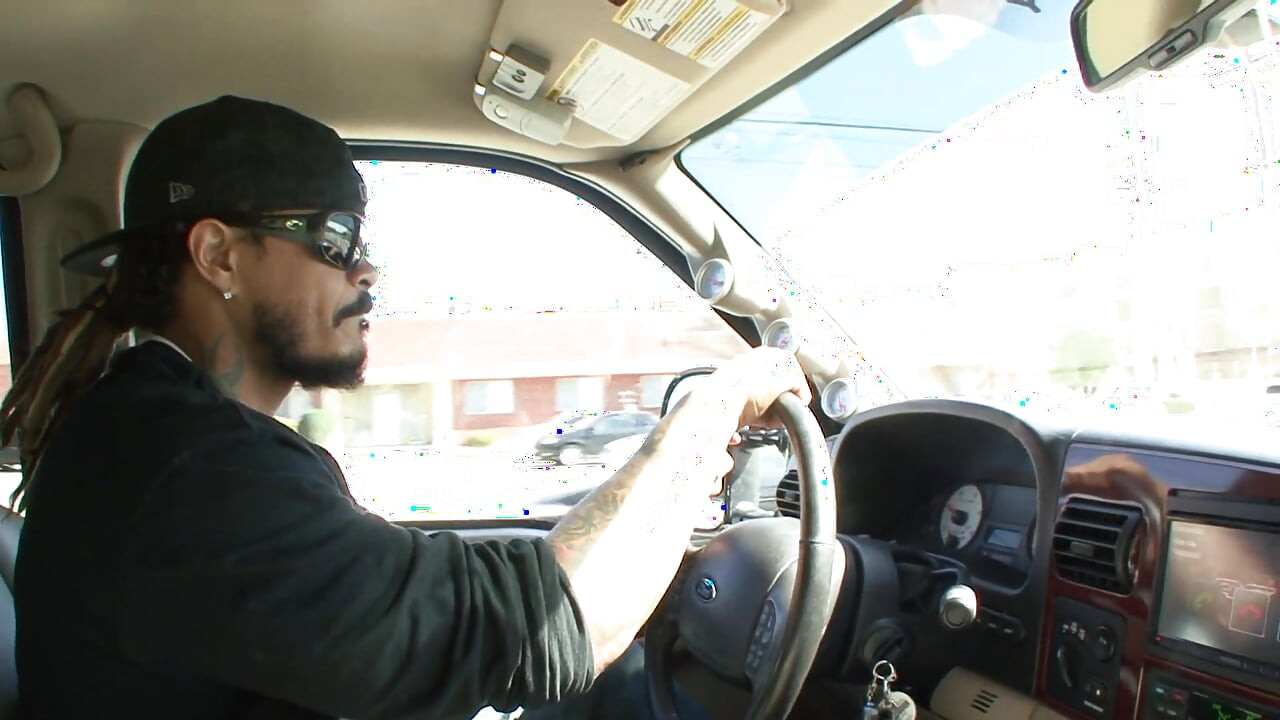 Peituda puta recebe buceta perfurada por grande pau gordo