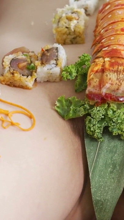 Busty Asian Chef łączy freeuse sex z wykwintną kuchnią | Klip 2
