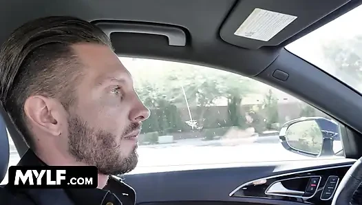 Mylfdom - seksi orta yaşlı seksi kadın büyük zenci yarağı tarafından sikiliyor ve tokatlanıyor