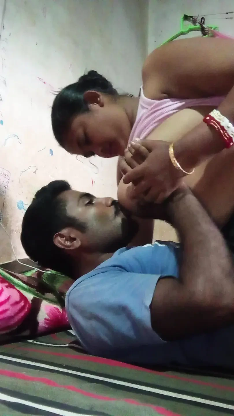 德西当地农村青少年女孩户外Xxx视频，印度美丽的乡村女孩户外性爱视频