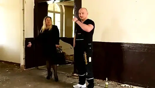 Пасынок трахает мачеху с большими сиськами