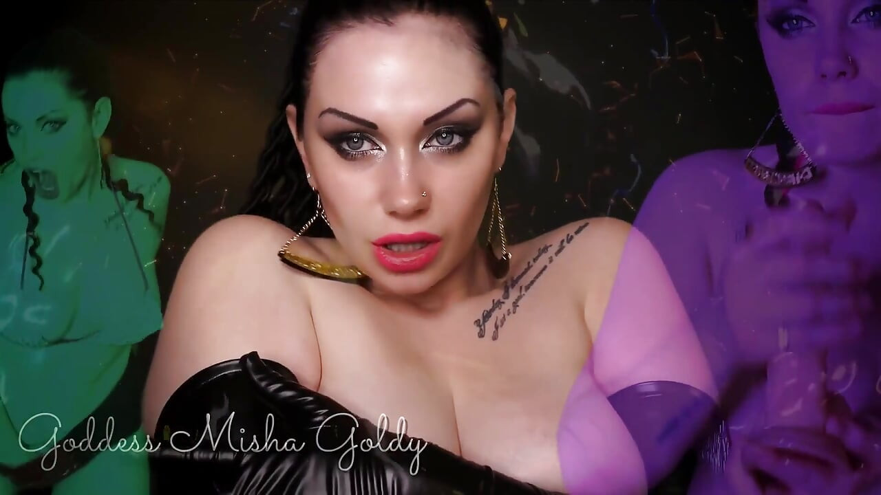 ¡Te gusta oler y volverte tan estúpido y tan tonto para mí! ¡Ahora aliento y semen para mí!